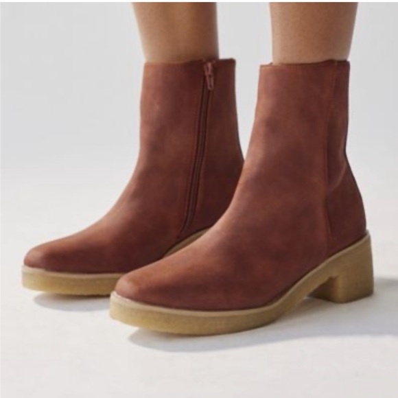 Super cute trendy boots!!! - Picture 2 of 5